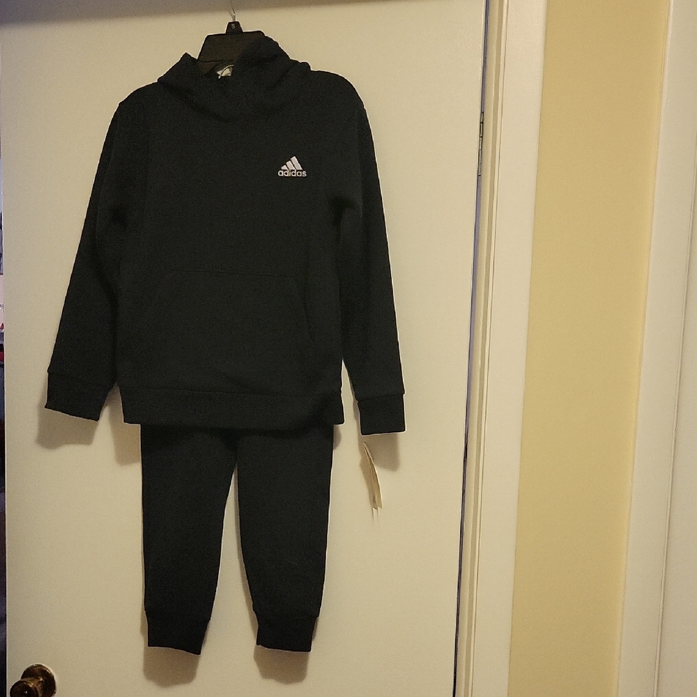 NWT: adidas Boys Black Fleece Hoodie and Jogger Pants Set